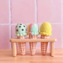 Load image into Gallery viewer, Felt ice cream - cookies and cream
