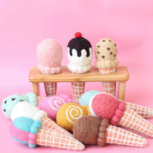 Load image into Gallery viewer, Felt ice cream - cookies and cream