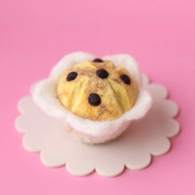 Load image into Gallery viewer, Felt muffin - strawberry