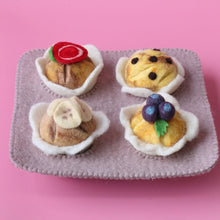 Load image into Gallery viewer, Felt muffin - strawberry