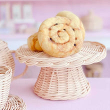 Load image into Gallery viewer, Felt pain au raisin