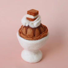 Load image into Gallery viewer, Felt sundae - jersey caramel