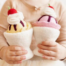 Load image into Gallery viewer, Felt sundae - banana split