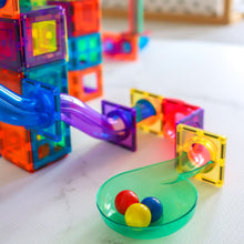 Load image into Gallery viewer, Learn & Grow magnetic tiles - 84 piece ball run