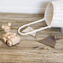 Load image into Gallery viewer, Wooden pull along bear in car