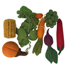 Load image into Gallery viewer, Felt vegetable set in box
