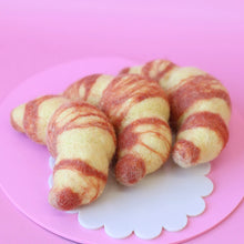 Load image into Gallery viewer, Felt croissants