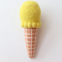 Load image into Gallery viewer, Felt ice cream - banana