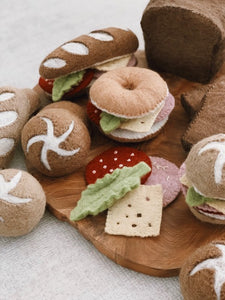 Felt bread set with sandwich toppings